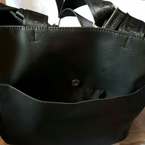 Kenneth Cole Reaction Large Tote Bag - Picture 3 of 3